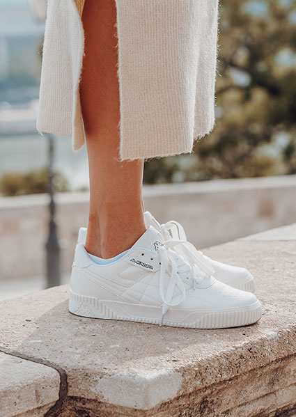 @fiftypairofshoes 01