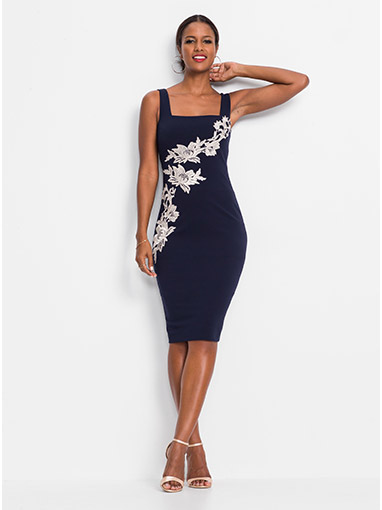 Rochie cu aplicaţii bleumarin/alb