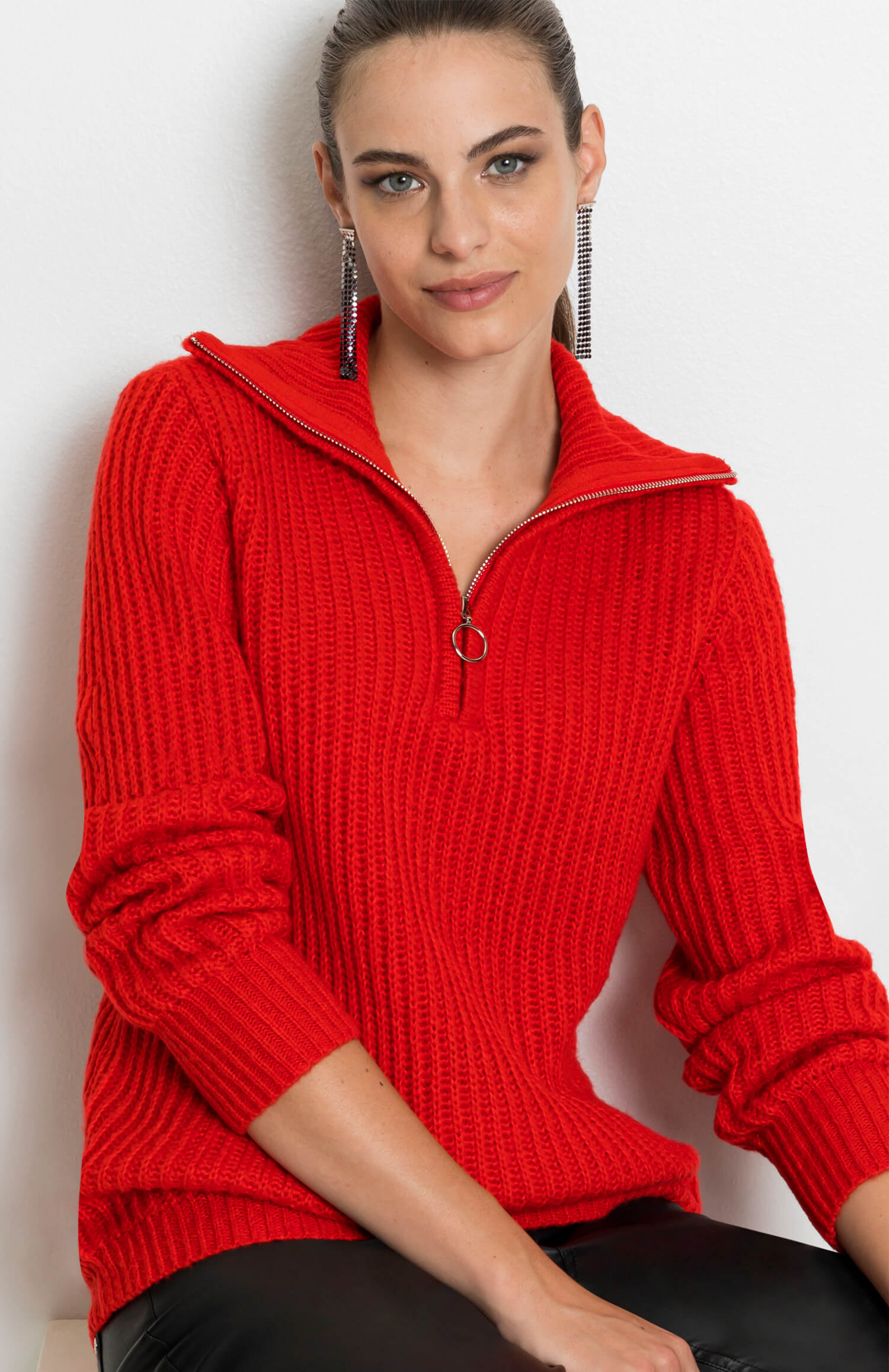 Pulover cu fermoar la guler